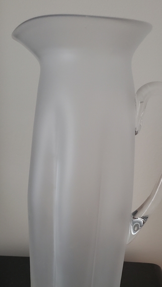 Frosted glass pitcher and 2 glasses or vases - Picture 2 of 8